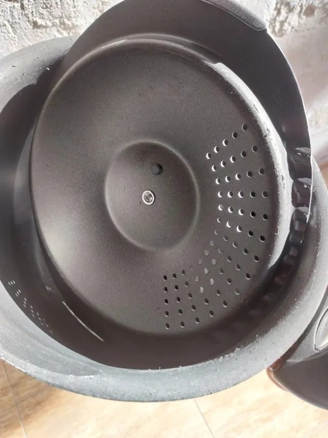 Olla aluminio gris con tapa