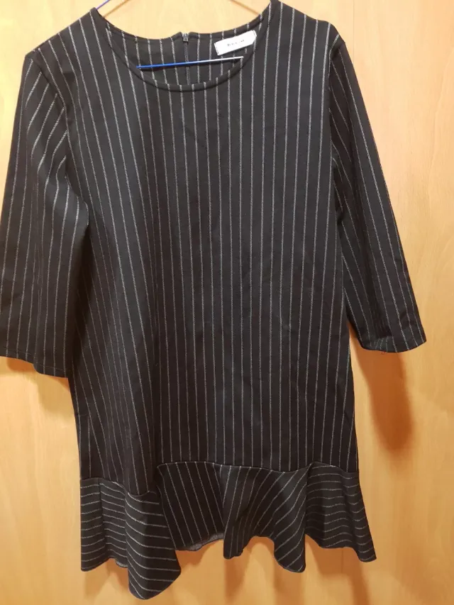 Vestido negro rayas finas punto