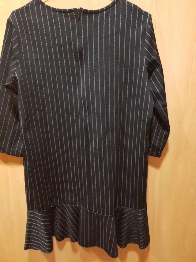 Vestido negro rayas finas punto