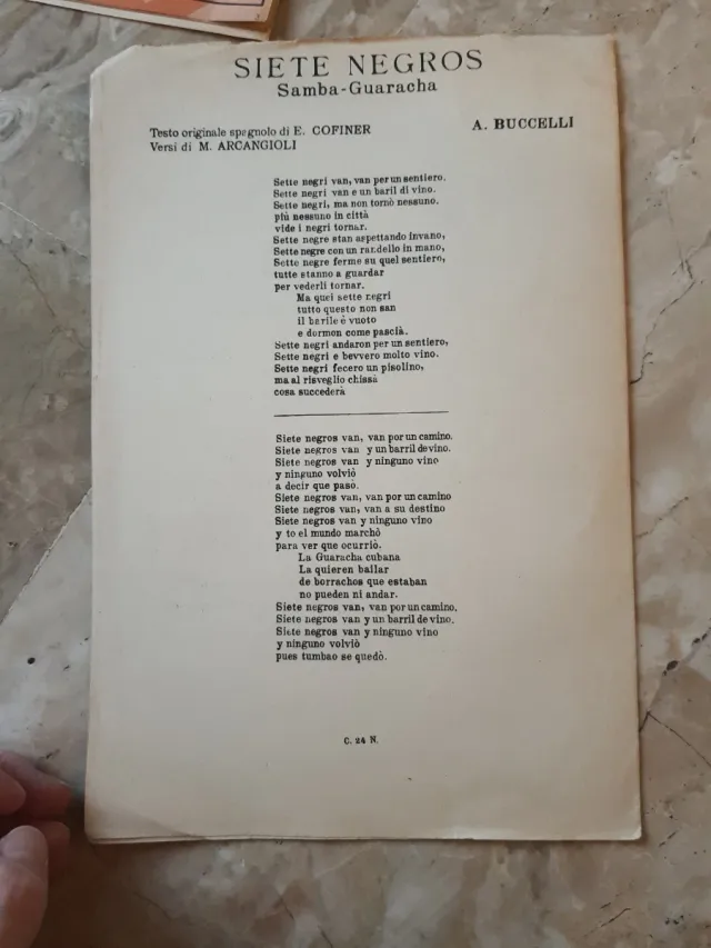 Spartito musicale d'epoca senza strappi o scritte
