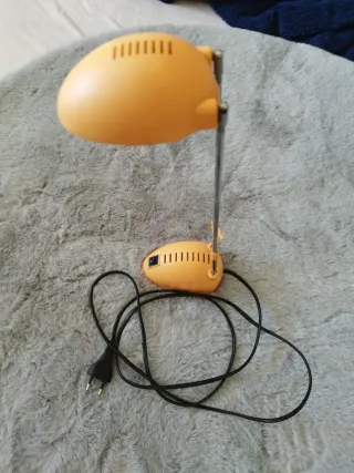 Lámpara de mesa naranja