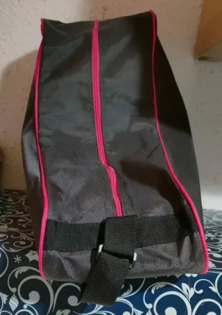 Patines en línea negros y rosas