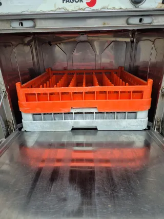 Lavavajillas Fagor FI-30 (enciende)