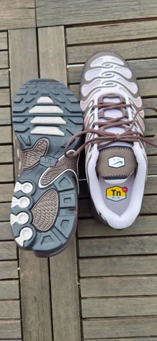 Nike Air Max Plus Drift Mujer Marrón/Blanco