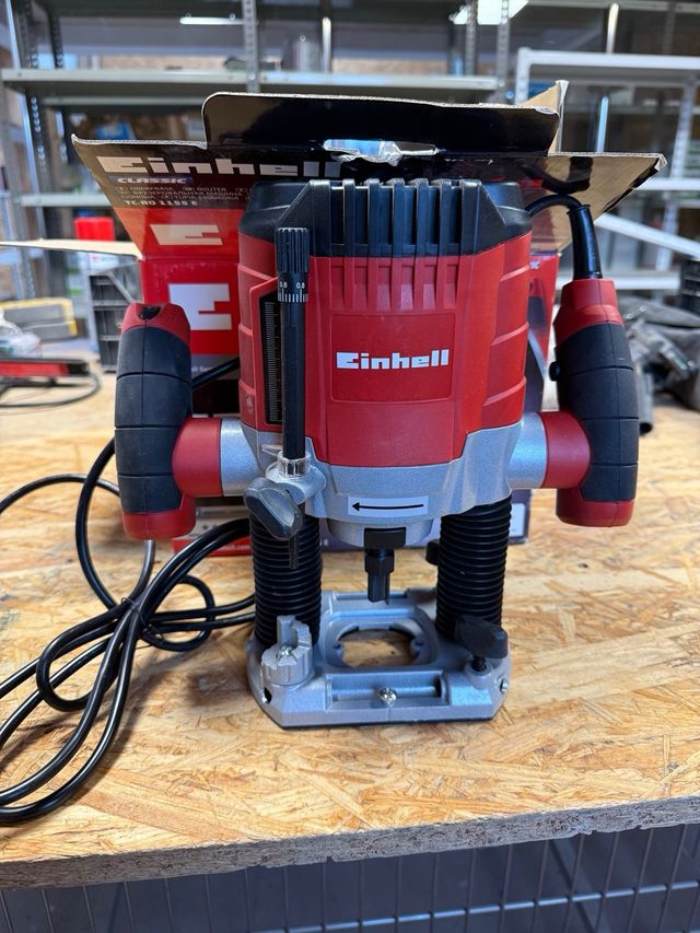 Fresadora Einhell TC-RO 1155 E