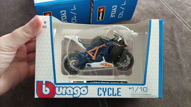 Burago Moto KTM 1190 RC8 R 1/18