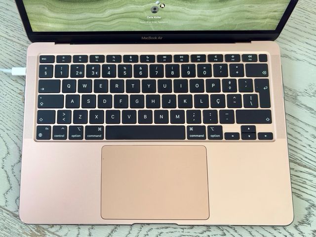 MacBook Air M1 Apple