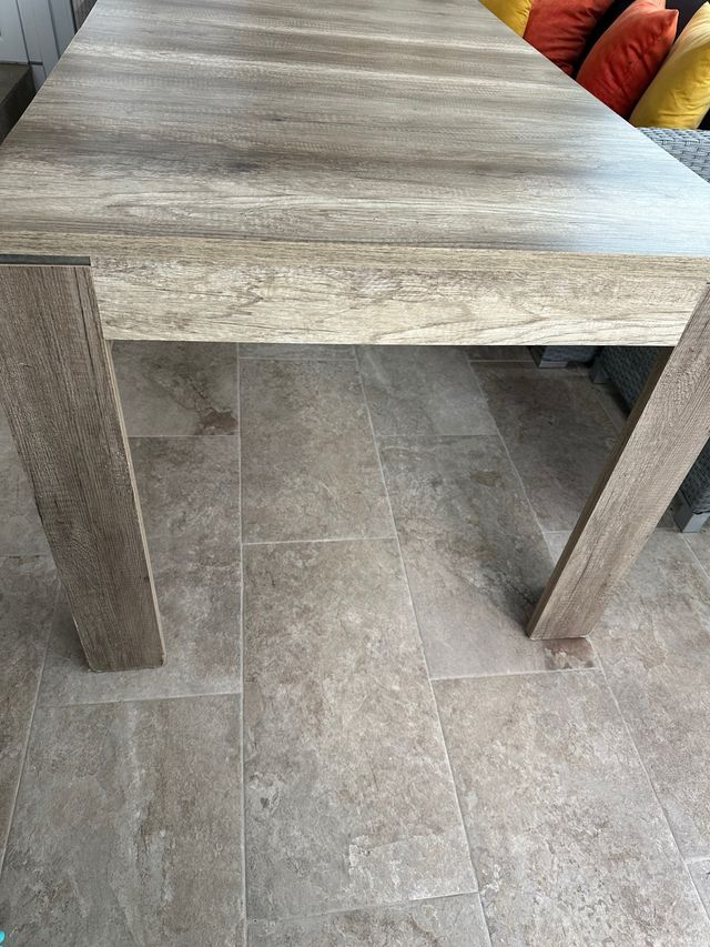 Mesa comedor extensible hasta 210cm