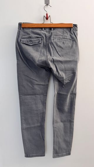 Pantalón Zara gris con estampado