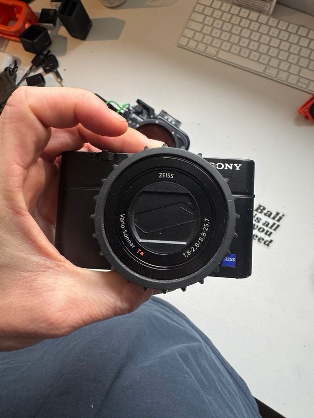 Sony RX100 IV + Custodia per immersione