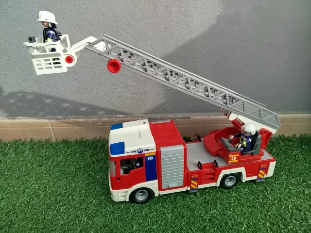 Camión Bomberos Playmobil con Escalera