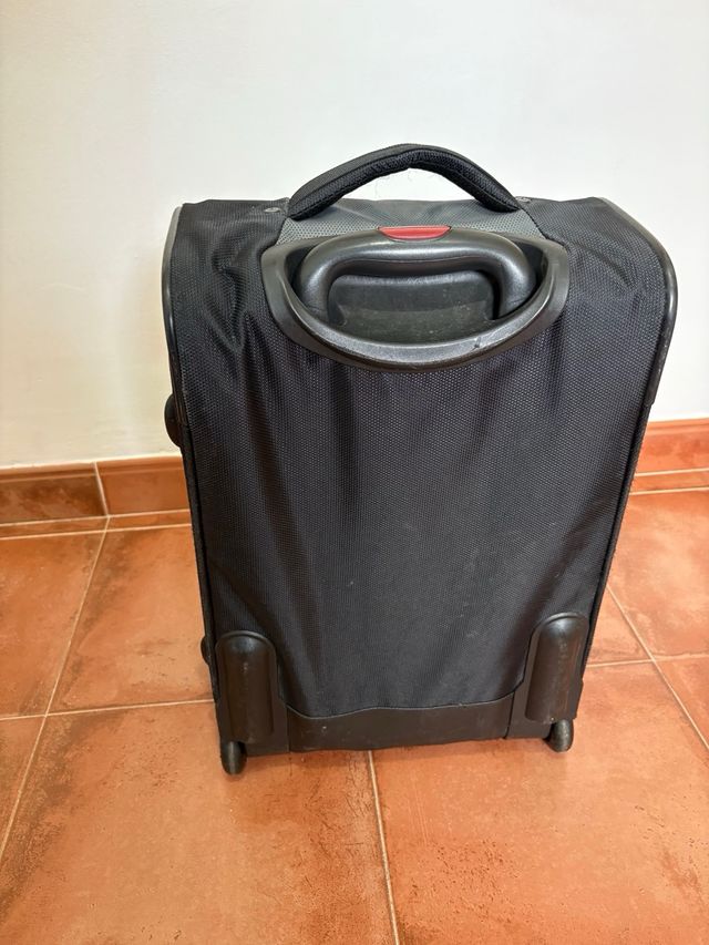 Maleta de cabina Ful negra y roja