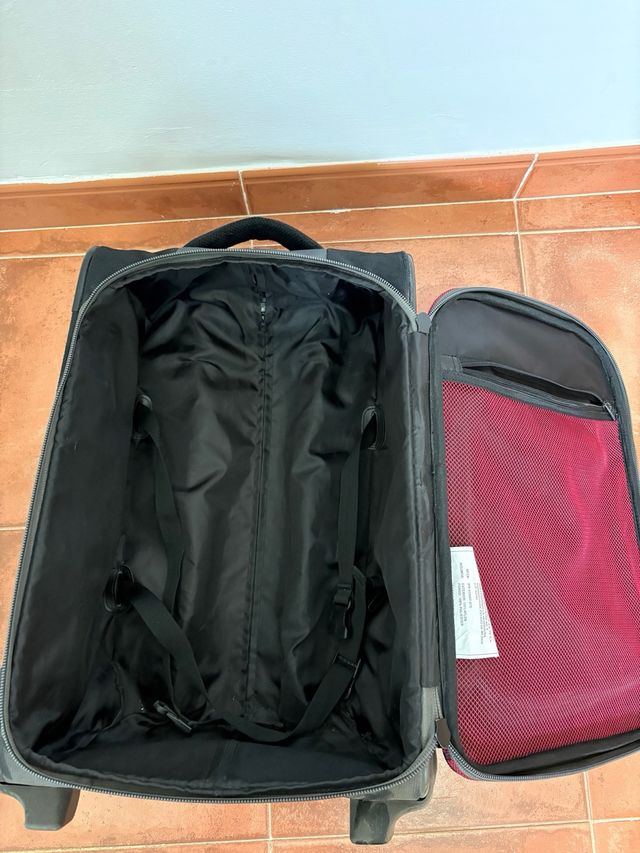 Maleta de cabina Ful negra y roja