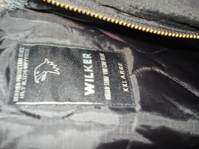 Giaccone uomo nero con cappuccio