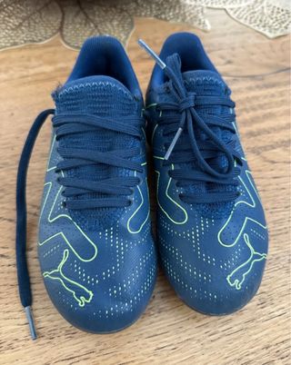 Botas fútbol Puma tacos talla 28