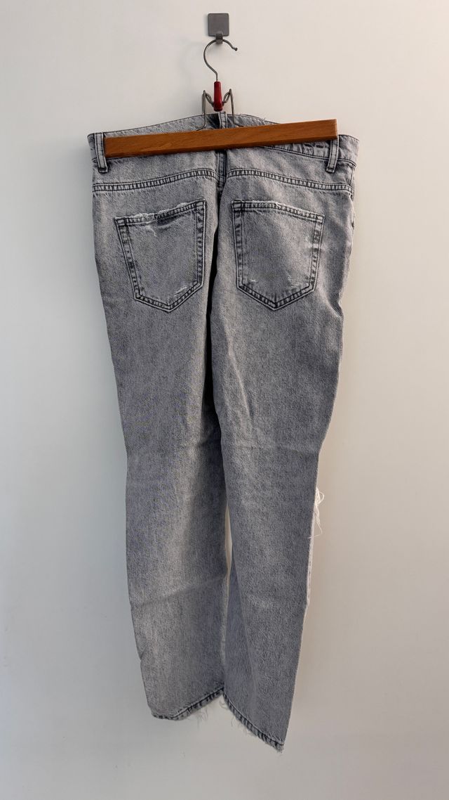 Vaqueros Zara desgastados grises