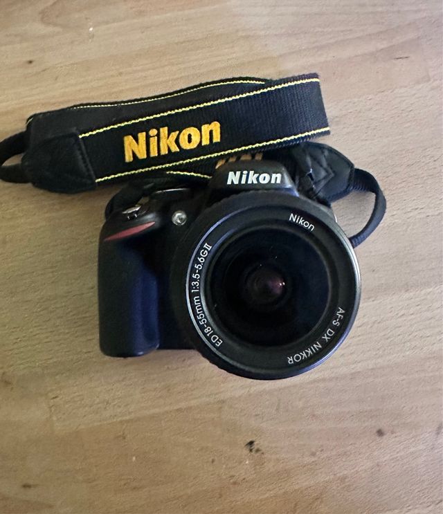 Cámara Nikon D3200 + Funda + Cargador