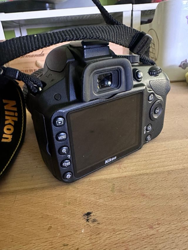 Cámara Nikon D3200 + Funda + Cargador