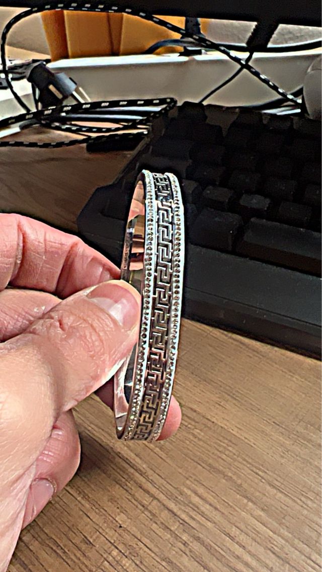 Pulseira de aço prateada e dourada com banho de ouro