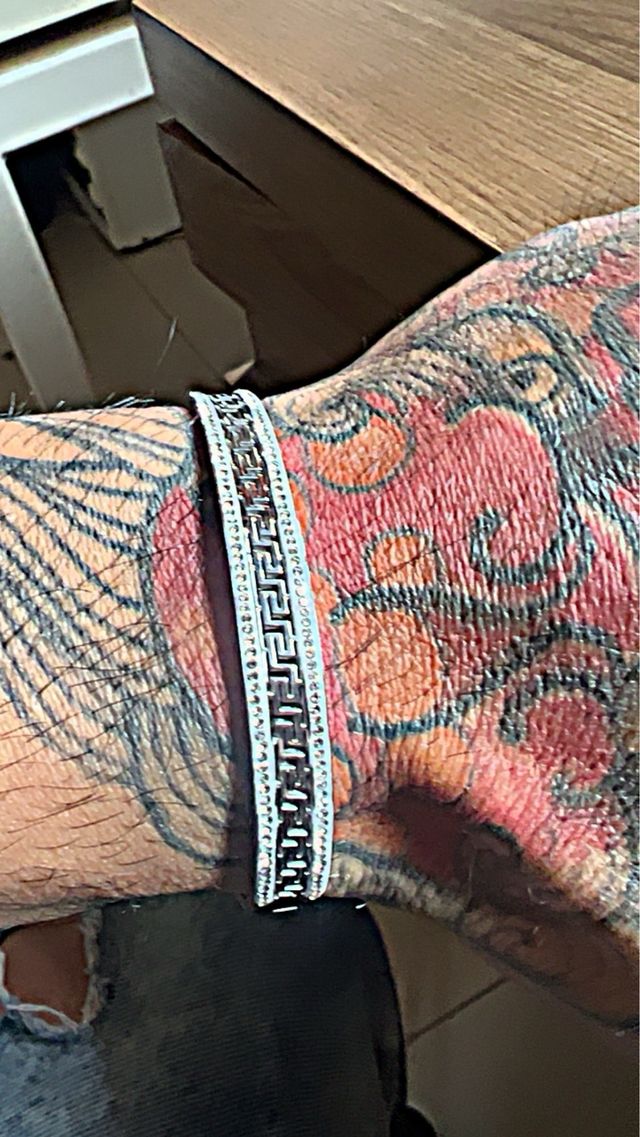 Pulseira de aço prateada e dourada com banho de ouro