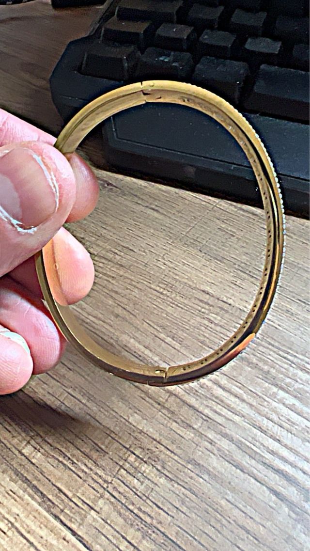 Pulseira de aço prateada e dourada com banho de ouro