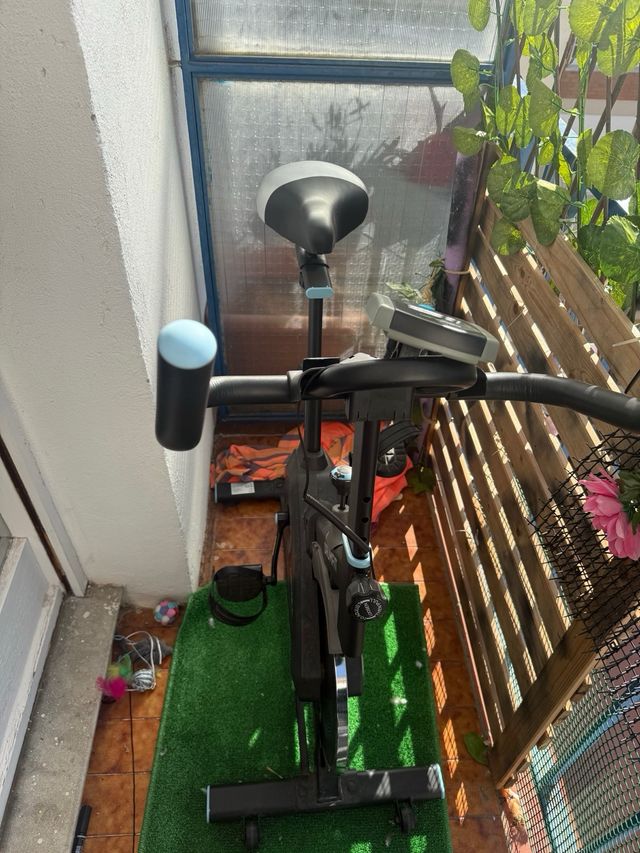 Bicicleta Estática Negra