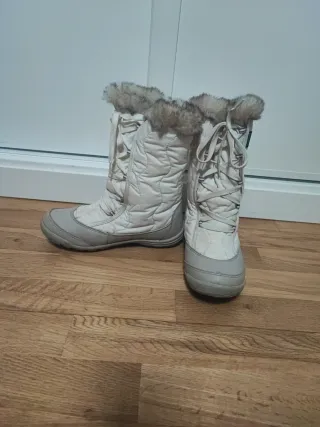 Botas de nieve para niña beige forradas por dentro
