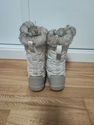 Botas de nieve para niña beige forradas por dentro