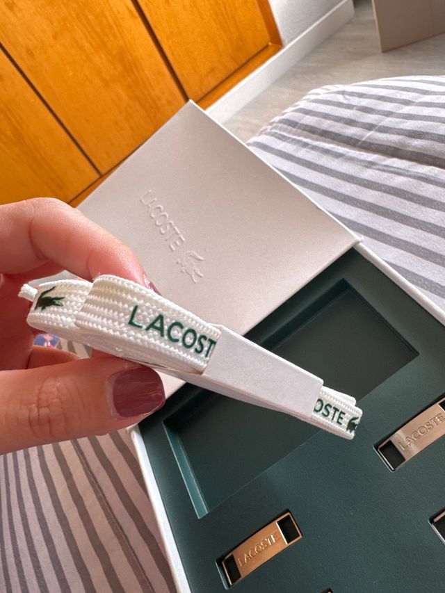 Pack Cordones y Pines Lacoste Dorados y Plateados