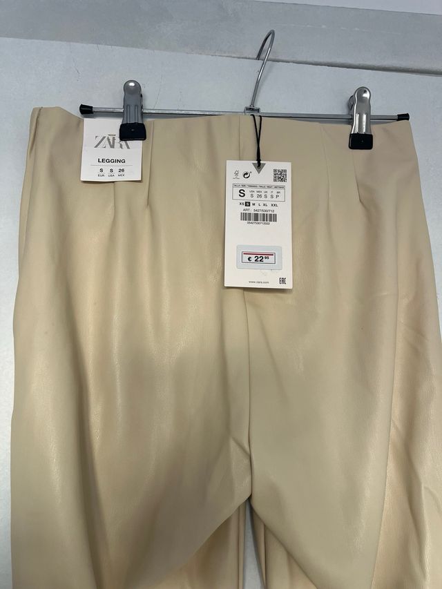 Leggings tiro alto efecto piel