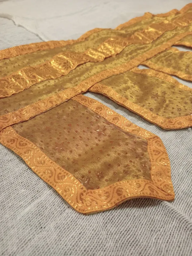 Bandanwar decorativo dorato