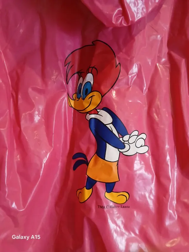 Impermeable rosa Woody Woodpecker talla 10 años