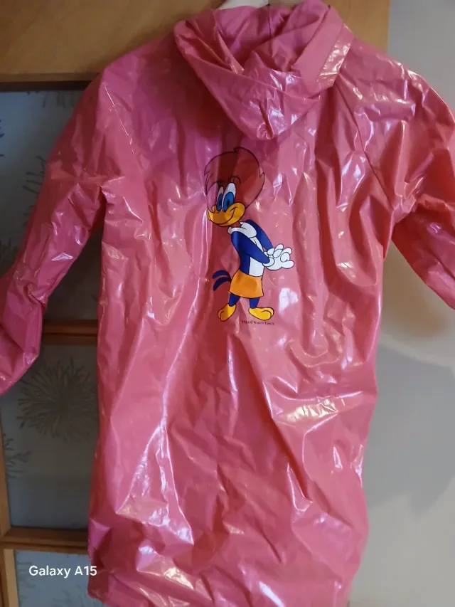 Impermeable rosa Woody Woodpecker talla 10 años