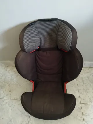 Sillas coche Bebéconfort Isofix  50€ la ROJA