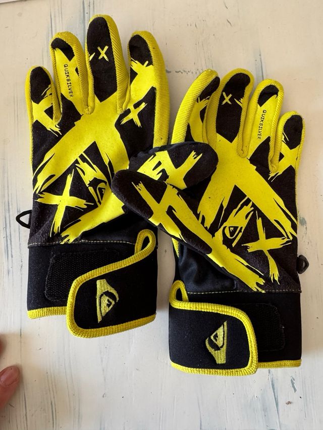 Guantes Quiksilver Sky Negros y Amarillos. Talla M