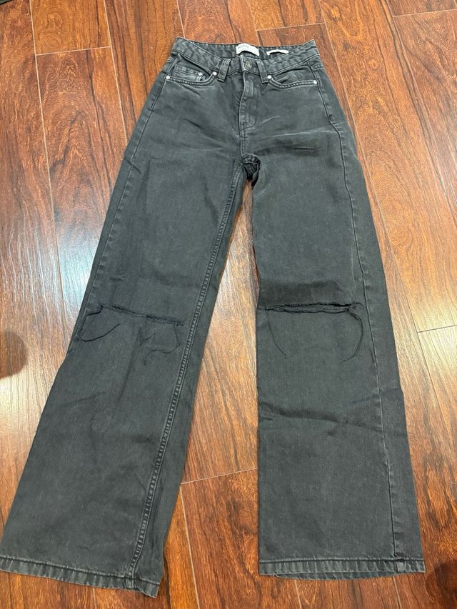 Pantalón Bershka gris roto ancho