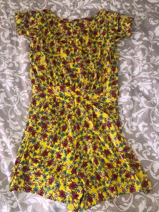 Mono corto amarillo flores talla 38