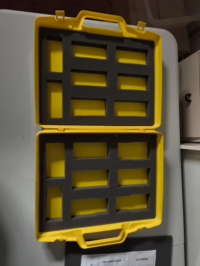 Maletín Scalextric Amarillo