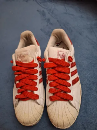 Deportivas Adidas Blancas y Rojas