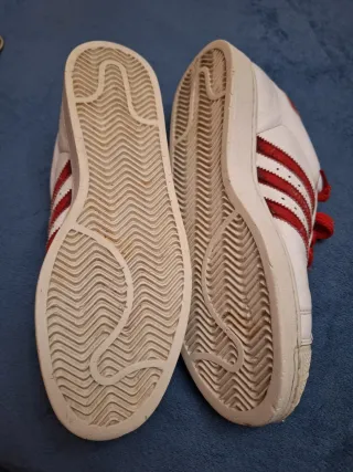 Deportivas Adidas Blancas y Rojas