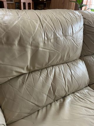 Sofá de piel beige 3 plazas