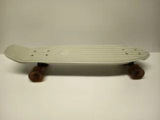 Patín Decathlon con protecciónes