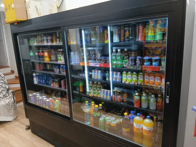 Nevera expositora profesional 2,5 m — Excelente es