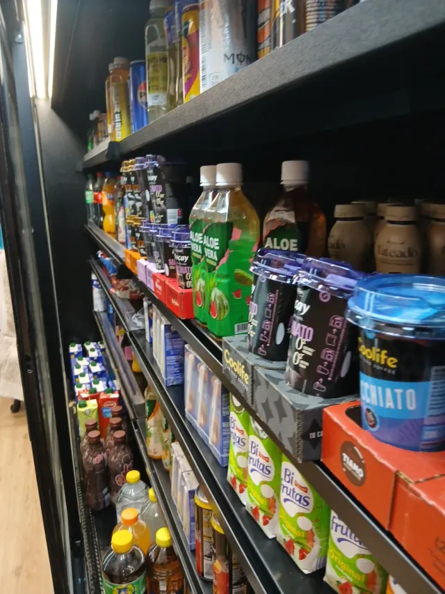 Nevera expositora profesional 2,5 m — Excelente es