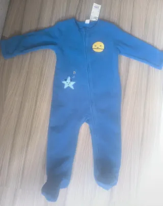 Pijama invierno con pies azul. Talla 24/36 meses