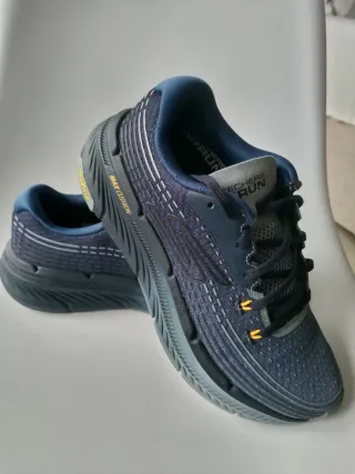 Zapatillas Skechers Gor un Max Cuestión Good Year