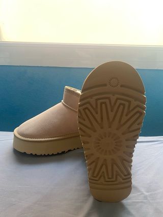 Botas UGG Classic Plataforma Beige