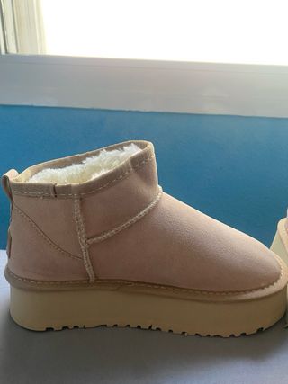 Botas UGG Classic Plataforma Beige