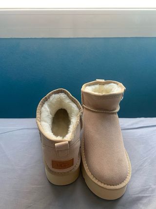 Botas UGG Classic Plataforma Beige