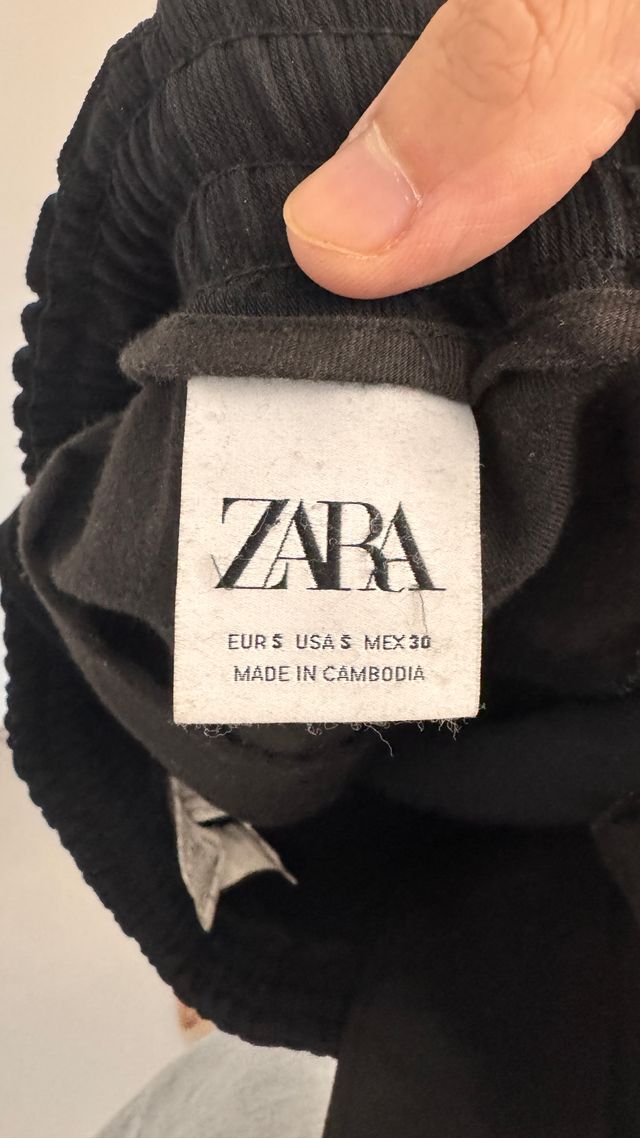Pantalón jogger Zara negro